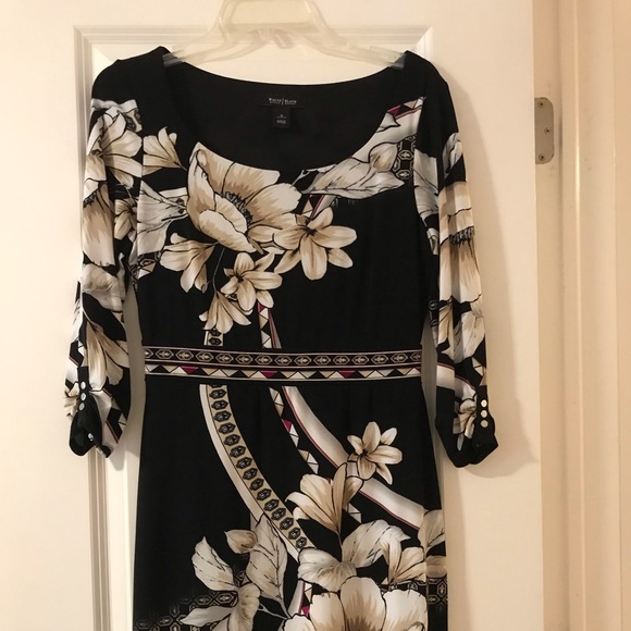 Flowered dress - Picture 2 of 2